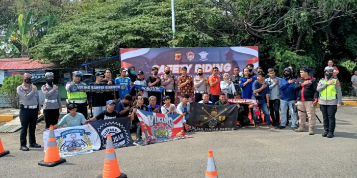Ops zebra Lodaya 2022, Polres Cirebon Kota Edukasi Bobotoh Persib Pelatihan Safety Riding