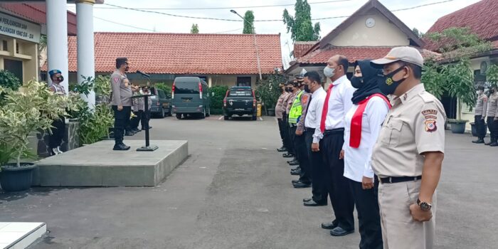 Sampaikan Arahan Presiden, Kapolres Cirebon Kota Pimpin Apel Pagi
