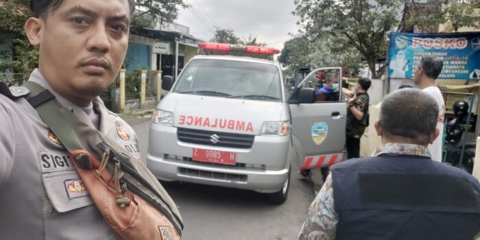 Dinas Kesehatan Kota Tasikmalaya Didampingi  Bhabinkamtibmas Kelurahan Setiaratu, Evakuasi ODGJ Untuk Dirujuk ke RSJ Bogor 