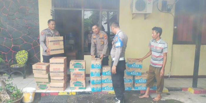 Polsek Krangkeng Berian Bantuan Donasi Untuk Bencana Alam di Kab. Cianjur