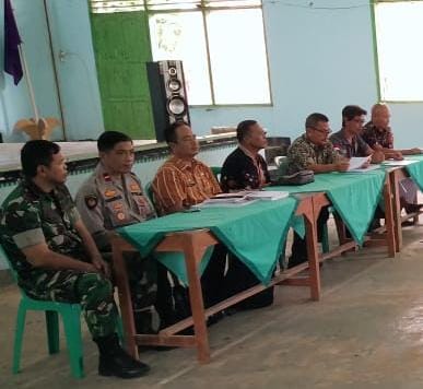 Polsek Sukadana Hadiri Rapat Musrenbang Desa Bunter Dalam Rangka Rencana Penyusunan Pembangunan Tahun Anggaran 2024