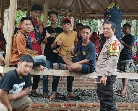 Polsek Cipaku Polres Ciamis Giat Monitoring Kegiatan Lomba Burung Berkicau di Desa Jalatrang