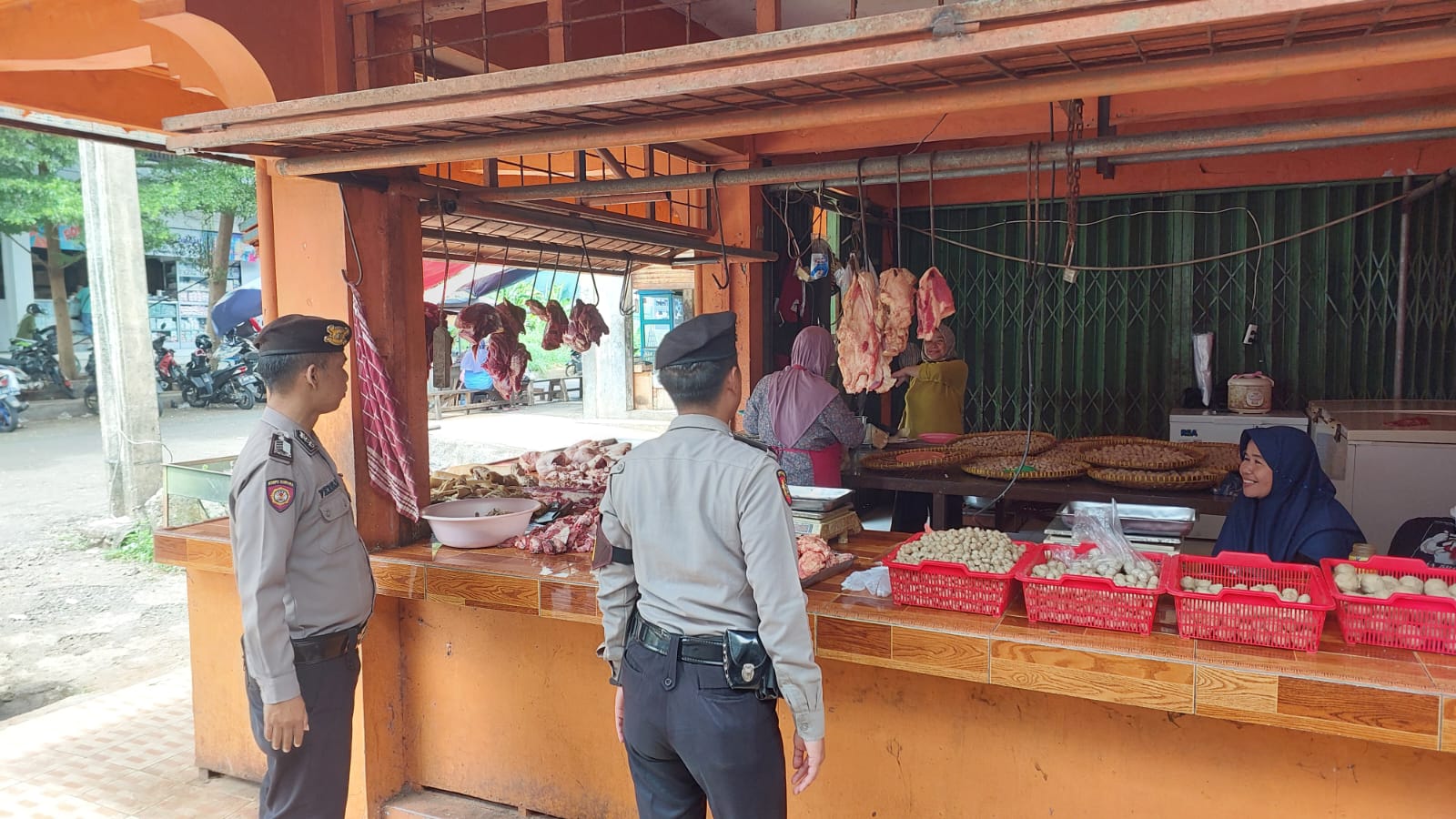 Satuan Samapta Patroli ke Pasar Ciamis Cegah Kecurahan Penimbunan Bahan Pokok
