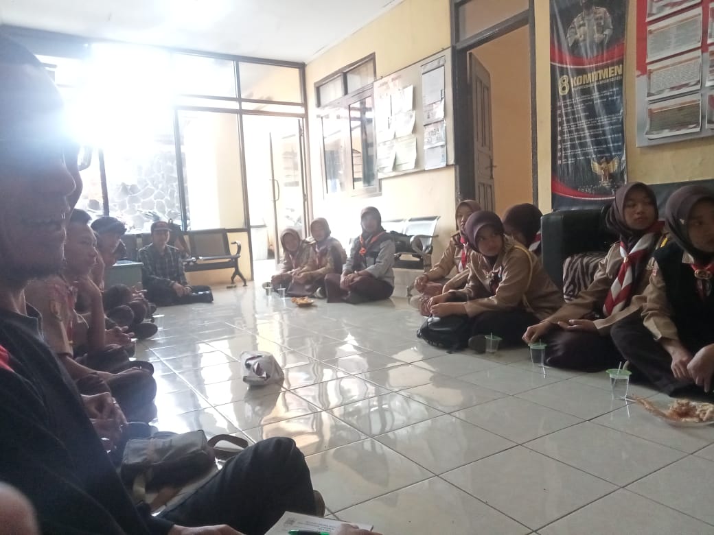 Polsek Panjalu Polres Ciamis Binluh ke Anggota Saka Bhayangkara di Mapolsek Panjalu