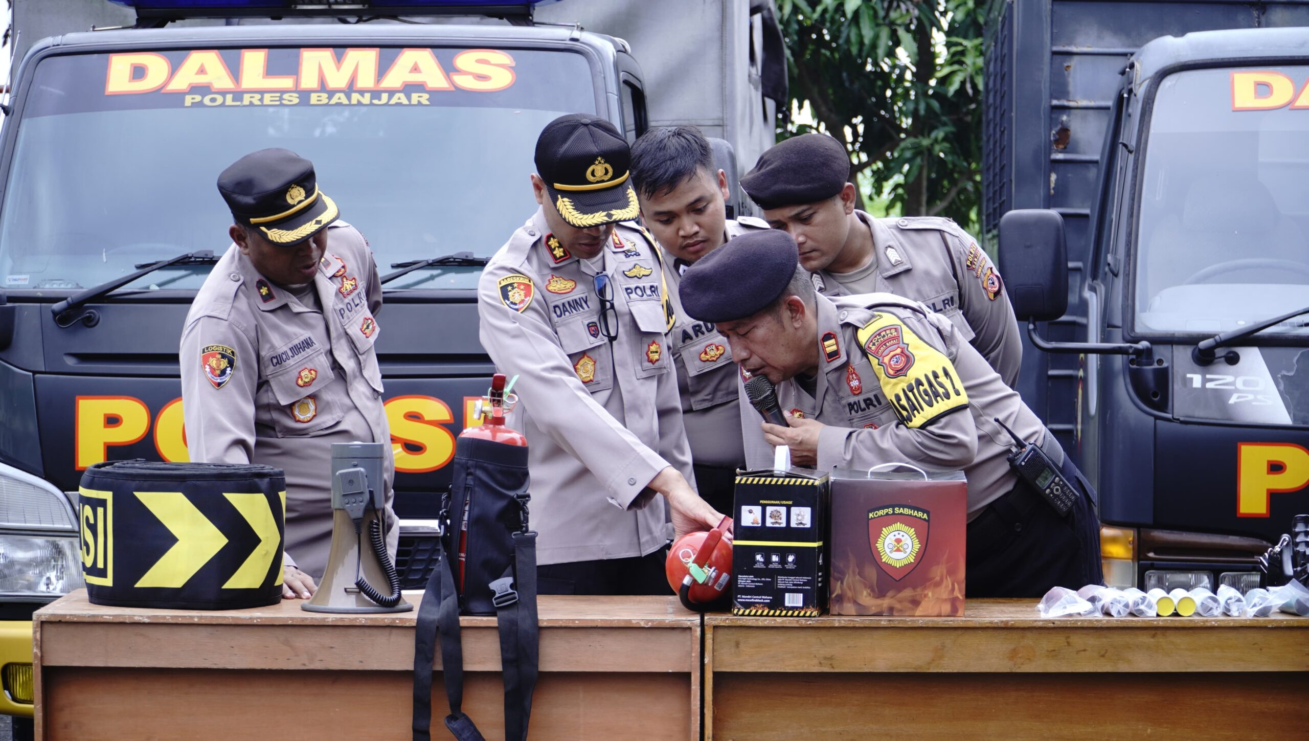 Kepolisian Resor Banjar Polda Jabar Cek Kesiapan Alat Perlengkapan Sat Samapta Polres Banjar Dipimpin Langsung Kapolres Banjar 
