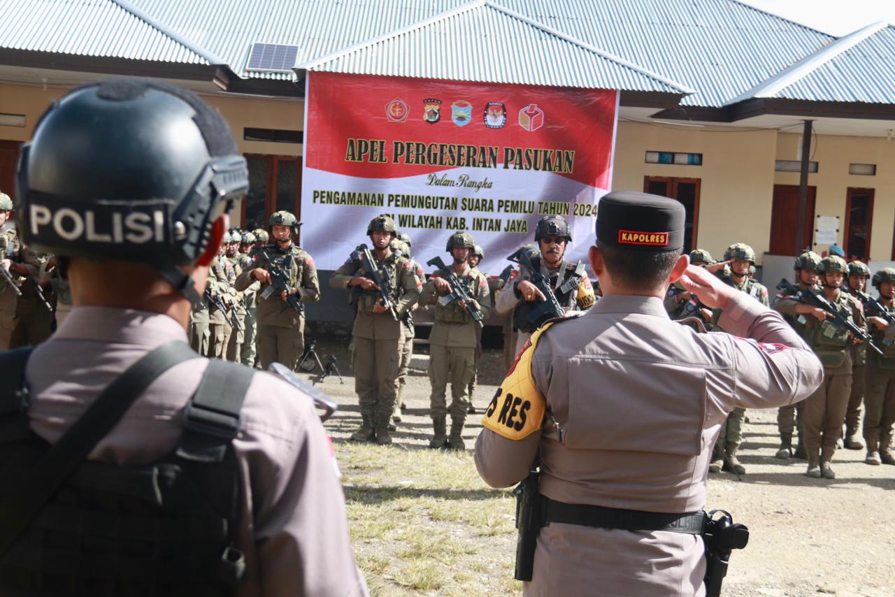 Satgas 330 Ikuti Apel Serpas Pengamanan Pemilu 2024 di Intan Jaya

