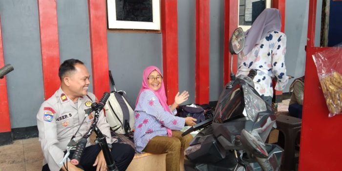 Perkuat Sinergitas, Polsek Cikoneng Polres Ciamis Bintibsos ke Ibu Ibu di Dusun Sukamaju
