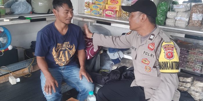 Polsek Cikoneng Tingkatkan Kamtibmas Lewat Sambang Warga di Desa Gunungcup