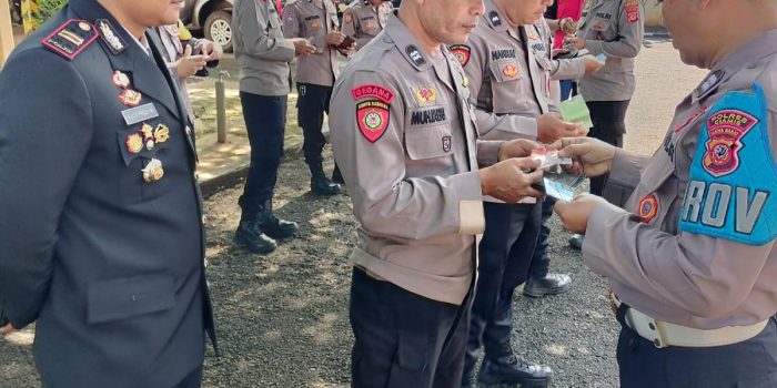 Tegakan Disiplin Anggota, Propam Polsek Cihaurbeuti Dikumpulkan dan Diperiksa di Makopolsek