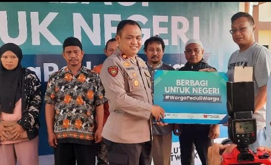Polsek Tamalate Gelar Bakti Sosial “ berbagi untuk Negeri Wargapeduliwarga” Bersama PT Pelindo Maritim