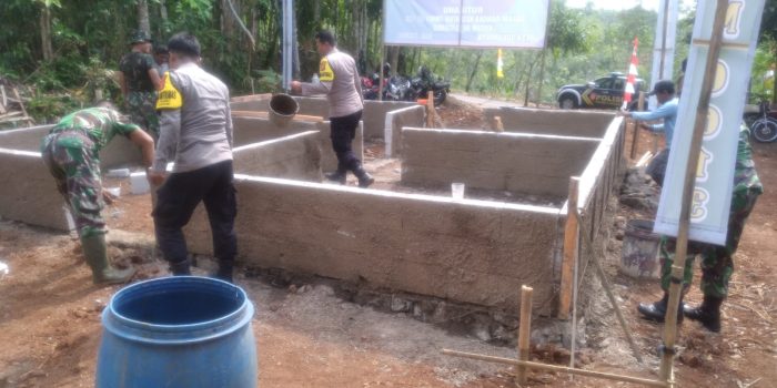 Sinergitas TNI-Polri Polsek Lakbok Sukses Gelar TMMD di Desa Sukamulya
