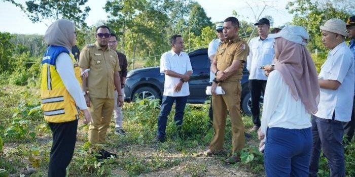 Wabup Nagan Raya Tinjau Lokasi Pembangunan Sekolah Rakyat Bersama Tim Kementerian PUPR